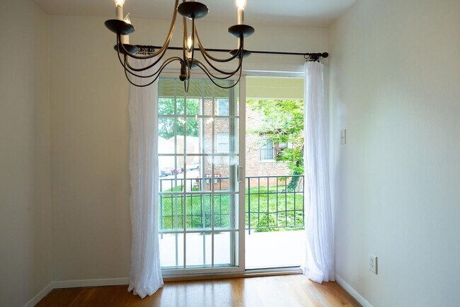 Building Photo - 118 Hessian Hills Ridge