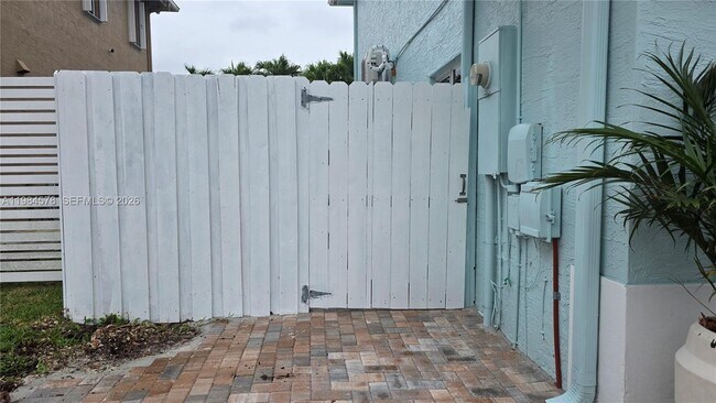 Building Photo - 14552 SW 158th Ct