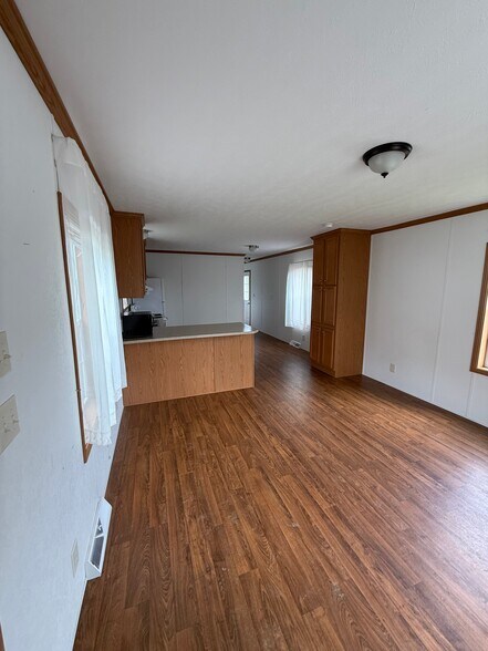 Building Photo - 220 Treasure Ln