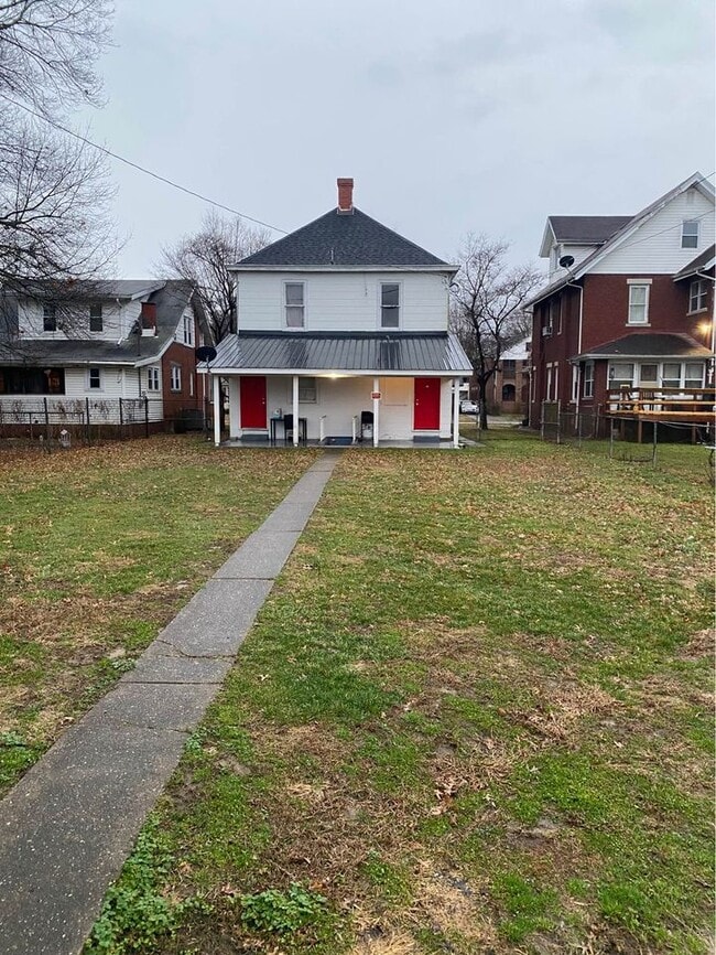 Building Photo - 2138 9th Ave