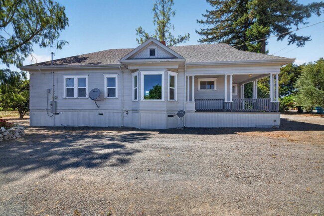 Building Photo - 4980 Dry Creek Rd
