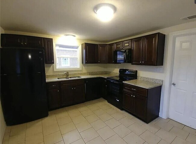 Building Photo - Frank Dr