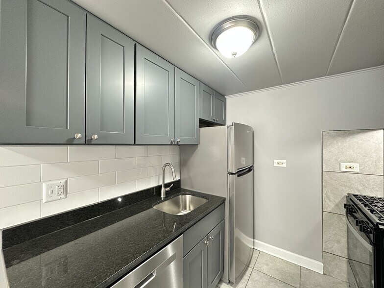 Building Photo - 3812 25th Ave