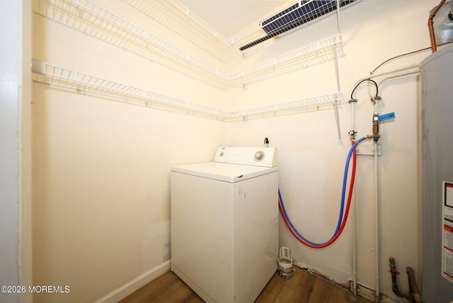 Building Photo - 8 Viola Ave