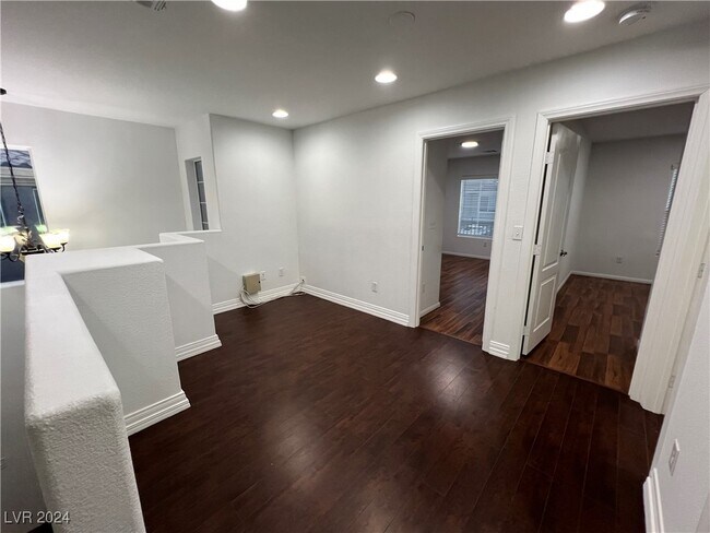 Building Photo - 9136 Wine Cellar Ave