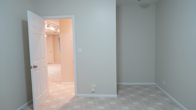 Building Photo - 2664 Goldenrod Ln