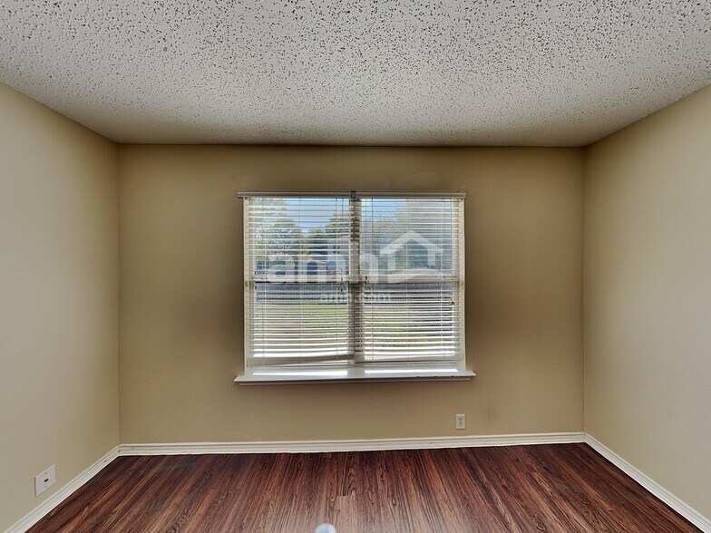 Building Photo - 3245 Bent Creek Dr