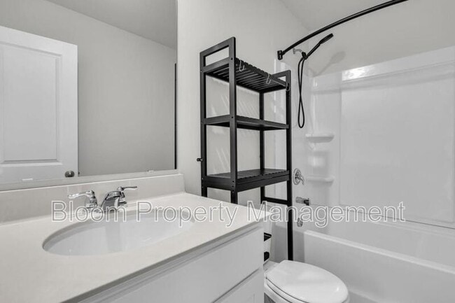 Building Photo - 803 Lilyford Ln