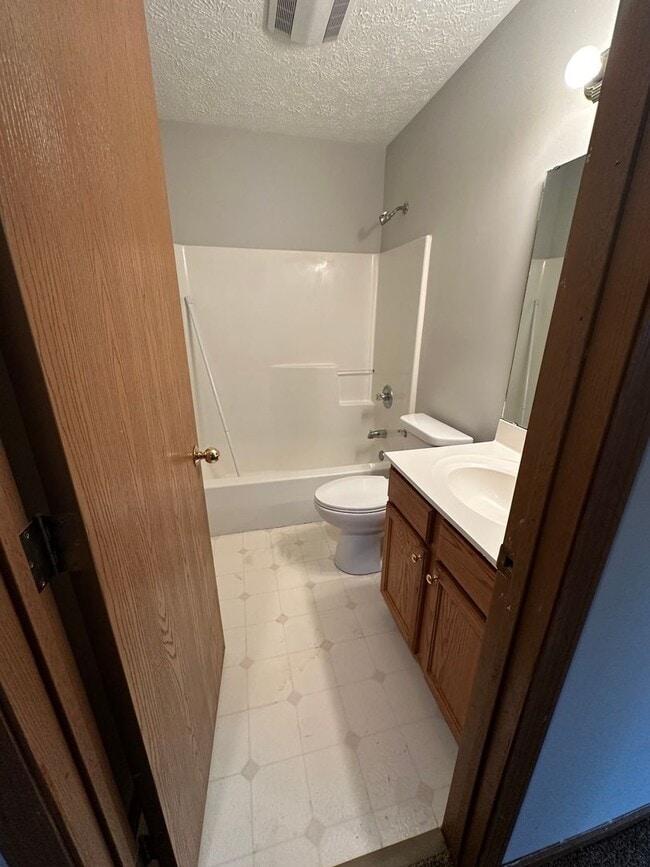 Building Photo - 1828 Starks Cir
