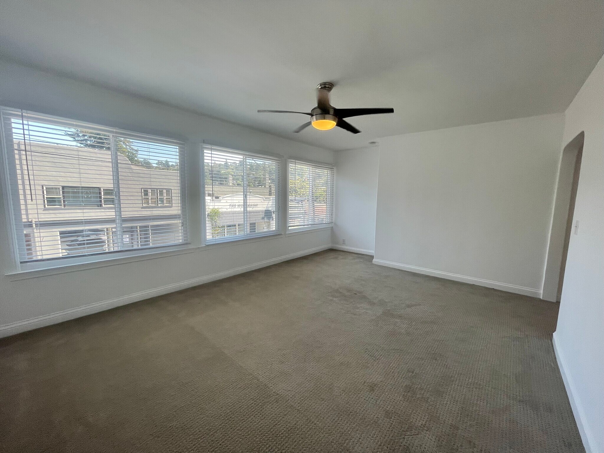 Building Photo - 9 Locust Ave