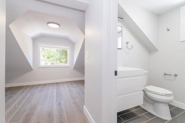 Building Photo - Stunning remodeled 4BD/3.5BA Seattle Craftsman with Solar, A/C & EV Charging for RENT- Available ...