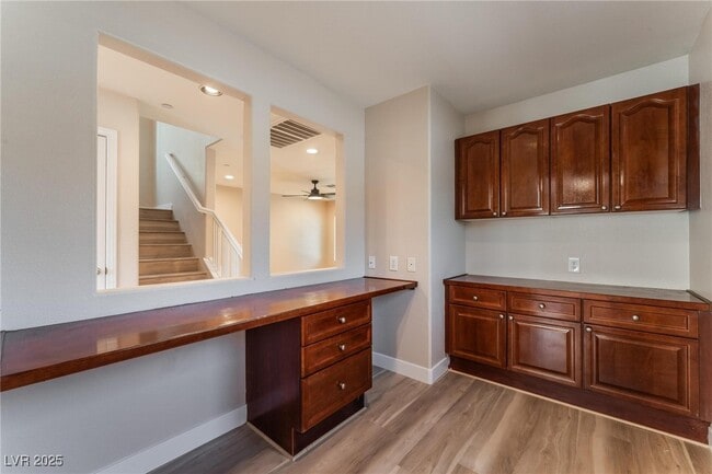 Building Photo - 9169 Column Ct