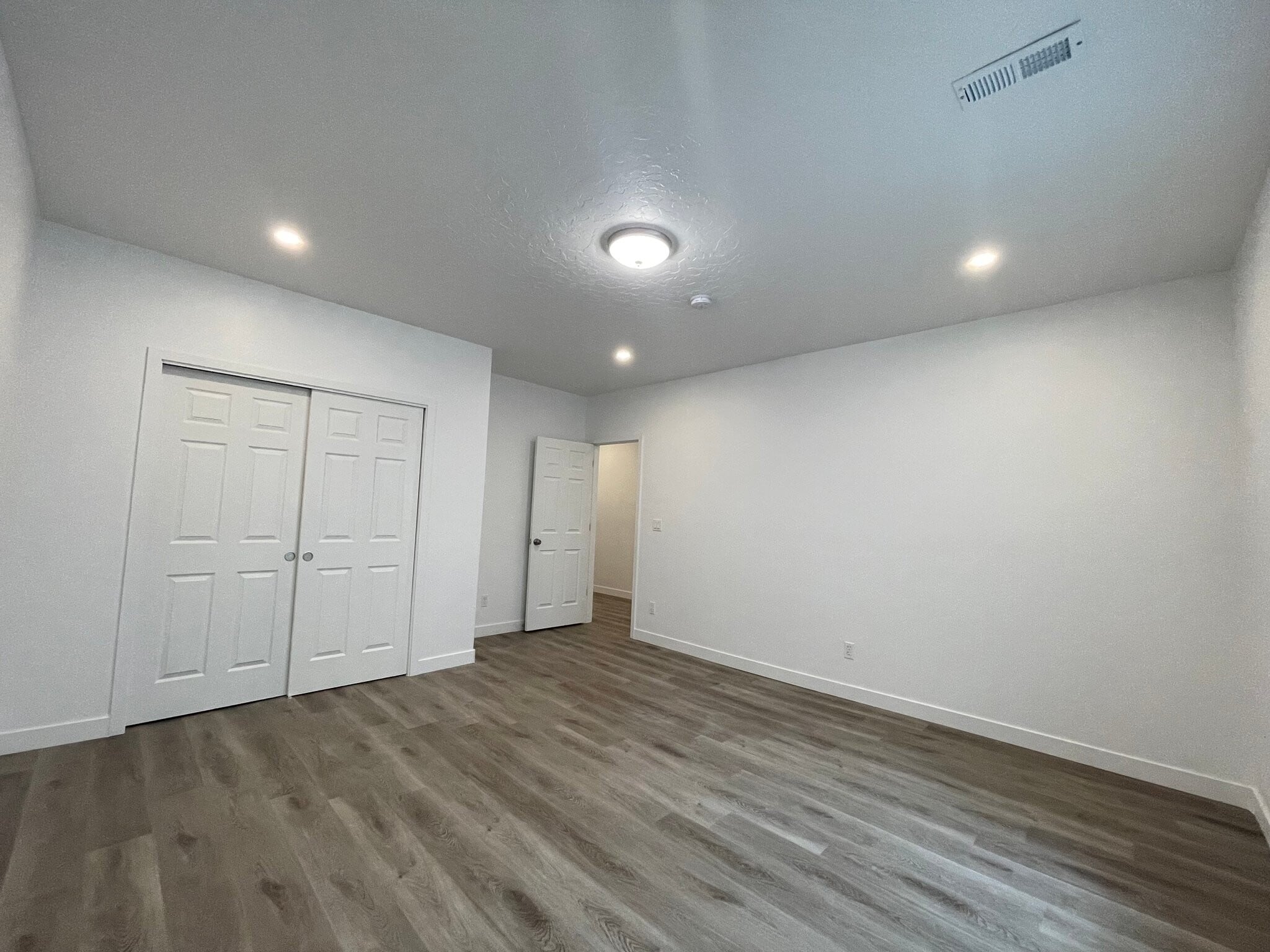 Building Photo - 6373 S Largo Vis Dr