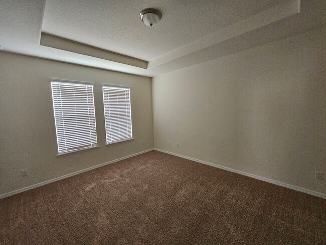 Building Photo - 5432 SW 49th Ave