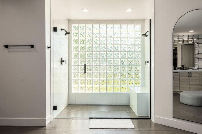 Building Photo - 9917 N 52nd St