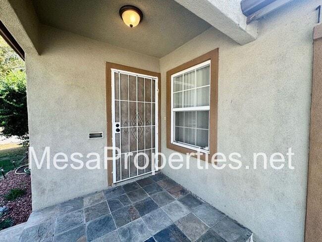 Building Photo - 1519 W Virginia St