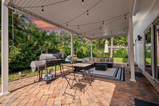 Building Photo - 2421 SW 29th Way