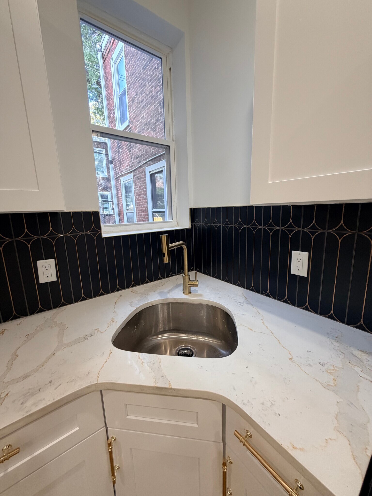 Building Photo - 1325 Kerbaugh St