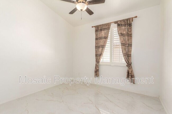 Building Photo - 13566 N 93rd Pl