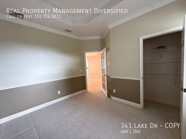 Building Photo - 341 Lake Dr