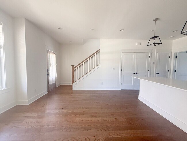 Building Photo - 3-Bedroom Townhome with Pool Access Near Downtown Cookeville