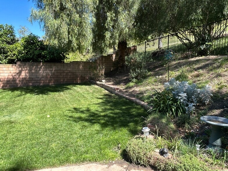 Building Photo - 3685 Canyon Terrace Dr