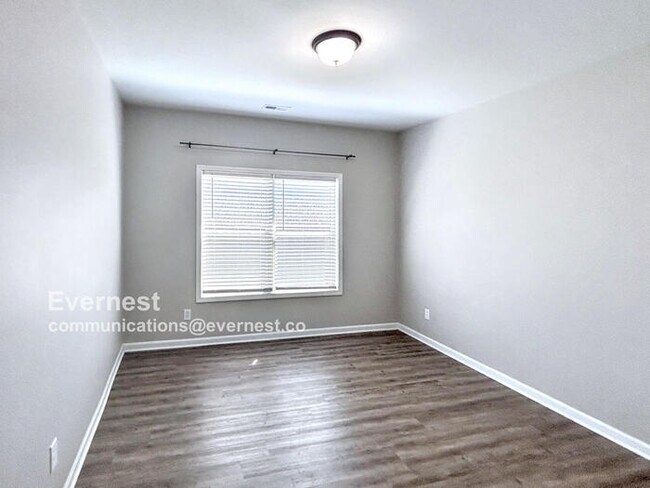 Building Photo - 118 Holly Fern Dr.