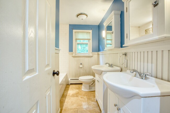 Building Photo - 171 Newell Ave