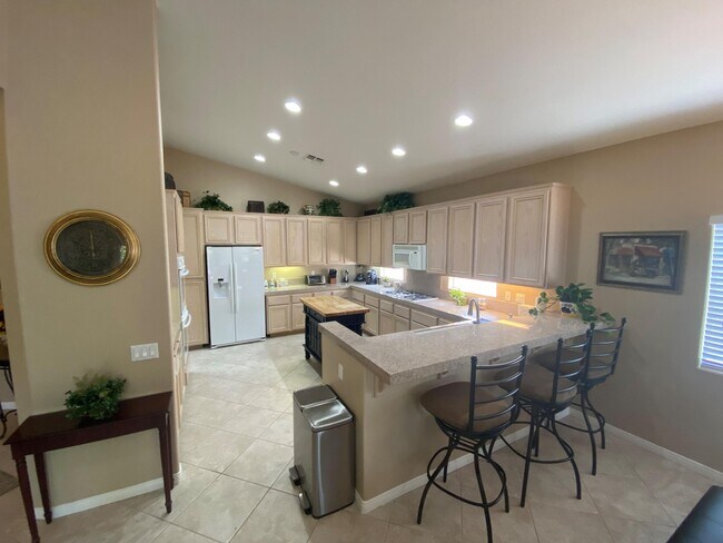 Building Photo - 80100 Presidio Ct