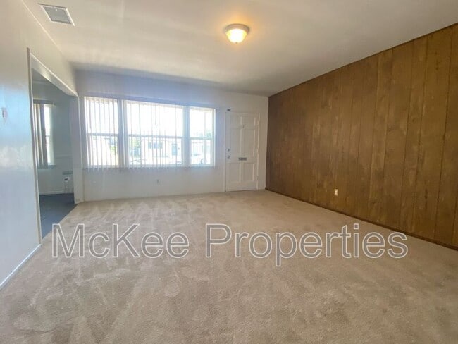 Building Photo - 8709 Elden St