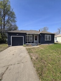 Building Photo - 2248 E Aloma St