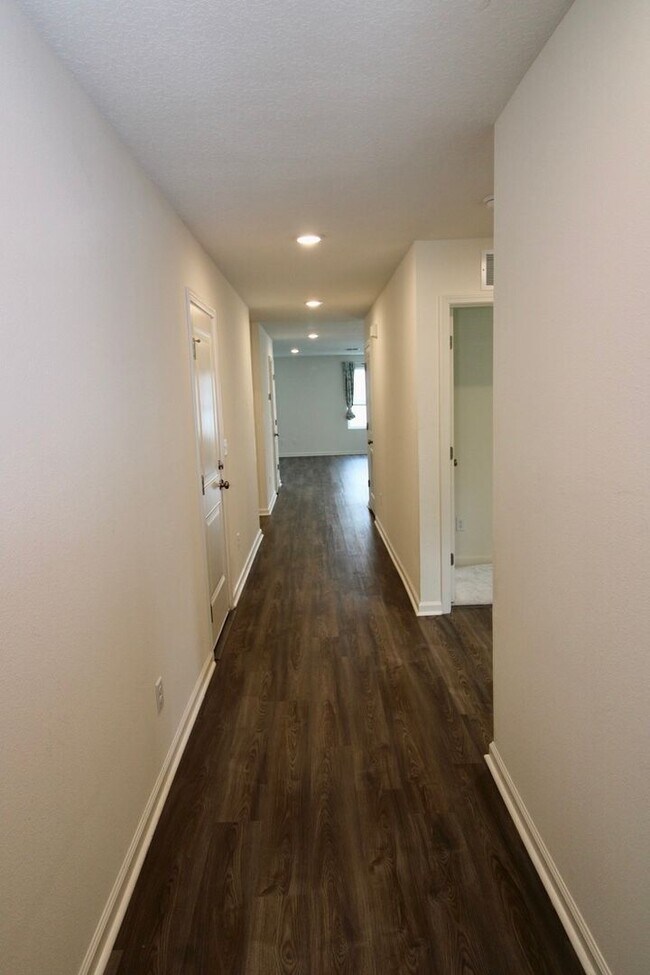 Building Photo - 4BR/2BA in Woodbine, GA