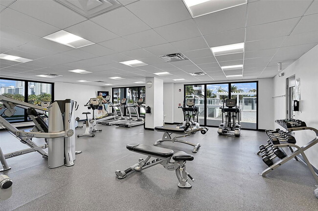 Building Photo - 3015 N Ocean Blvd