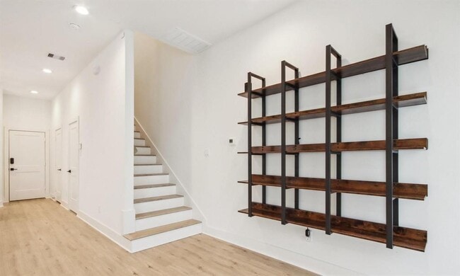 Building Photo - 6424 Highland Pine Ln