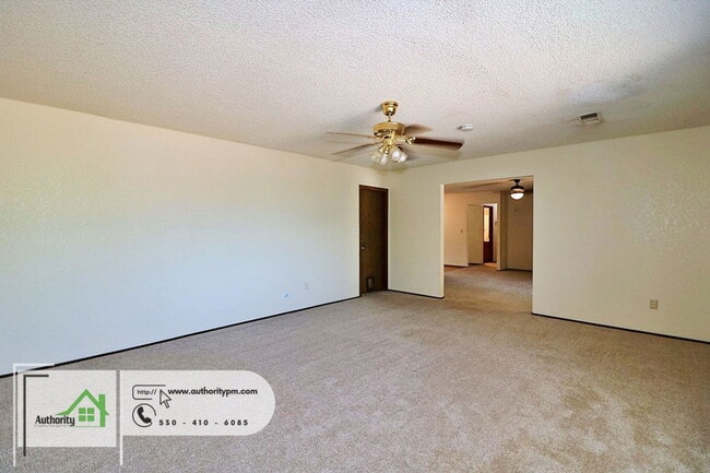 Building Photo - 160 Woodcliff Dr