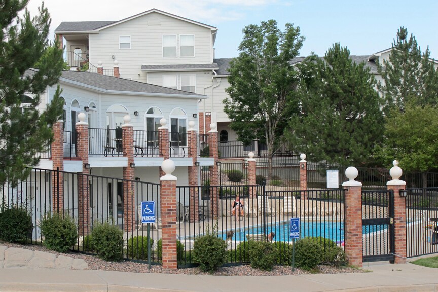 Building Photo - 1662 S Deframe St