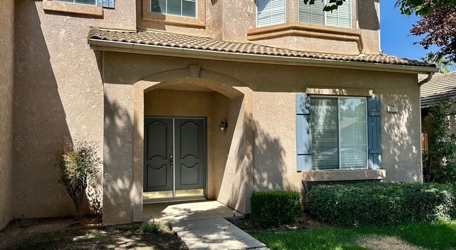 Building Photo - $2,795 Teague & Chestnut, 4 Bedroom Home -...