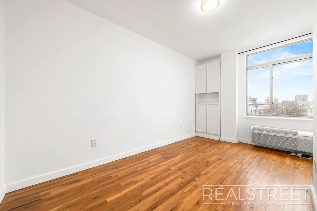 Building Photo - Modern 2-Bedroom Apartment with Private Balcony in Prime Bushwick