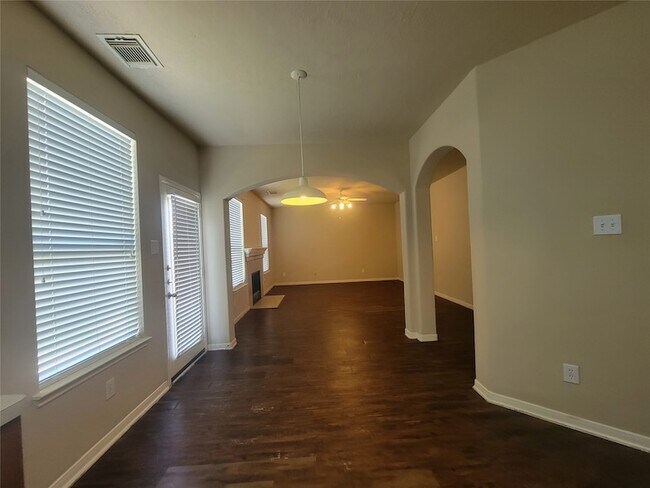 Building Photo - 3110 Clover Ranch Cir
