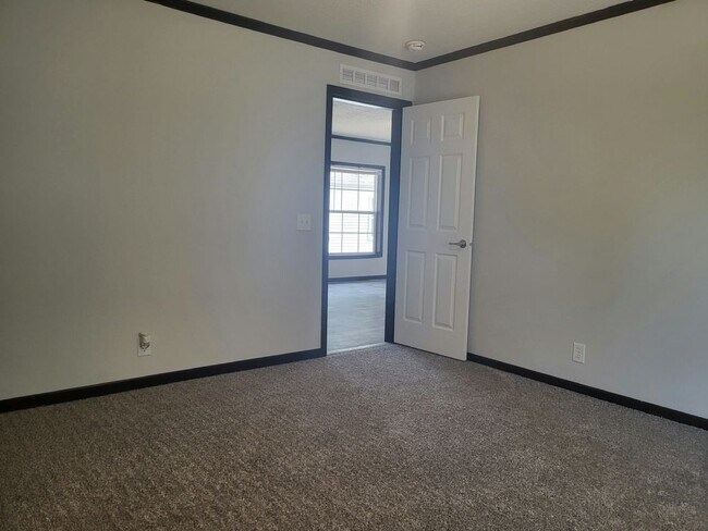 Building Photo - 212 Tollview Rd