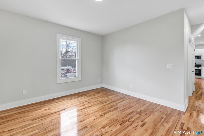 Building Photo - 10-12-12 Perry Hill Rd