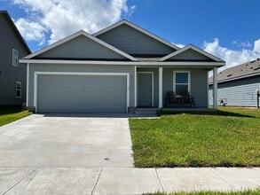 Building Photo - NEWER 4BDRM HOME IN LONDON ISD!