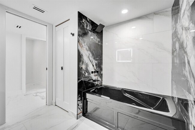 Building Photo - 1390 S Ocean Blvd