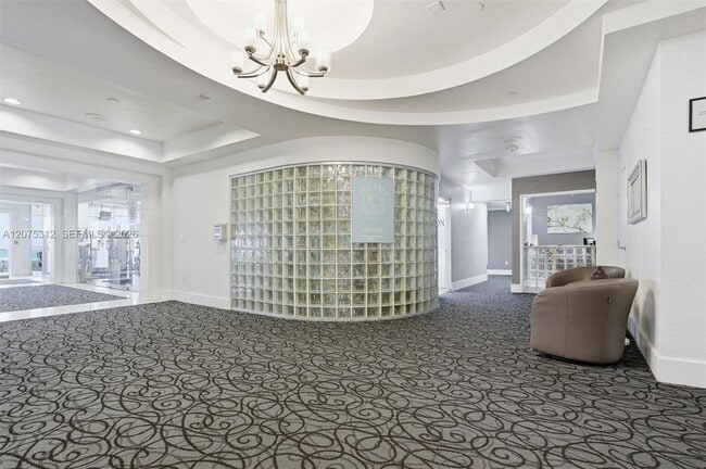 Building Photo - 16500 Collins Ave