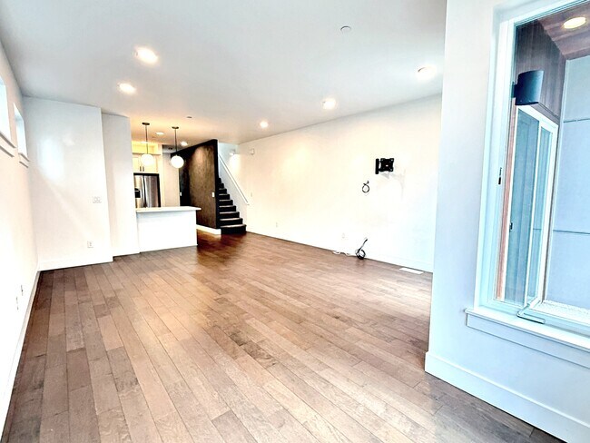 Building Photo - 4209 SE 80th Ave