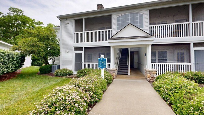Primary Photo - 2718 S Knightsbridge Cir