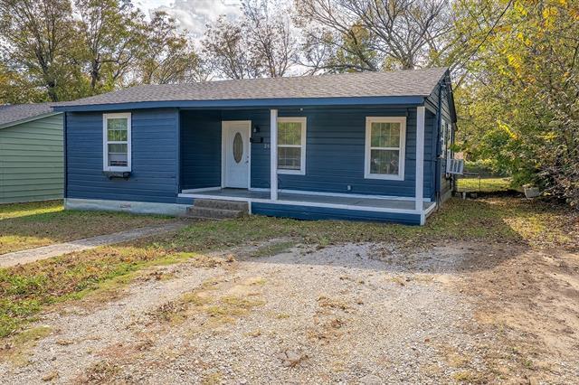 Building Photo - 208 3rd St