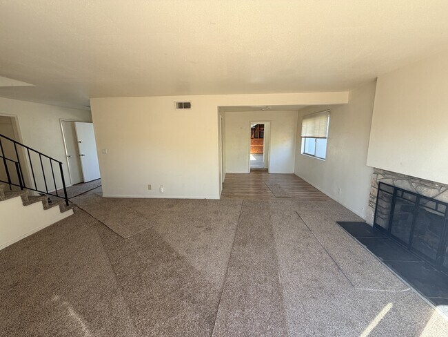 Building Photo - 1624 Mimosa Pl