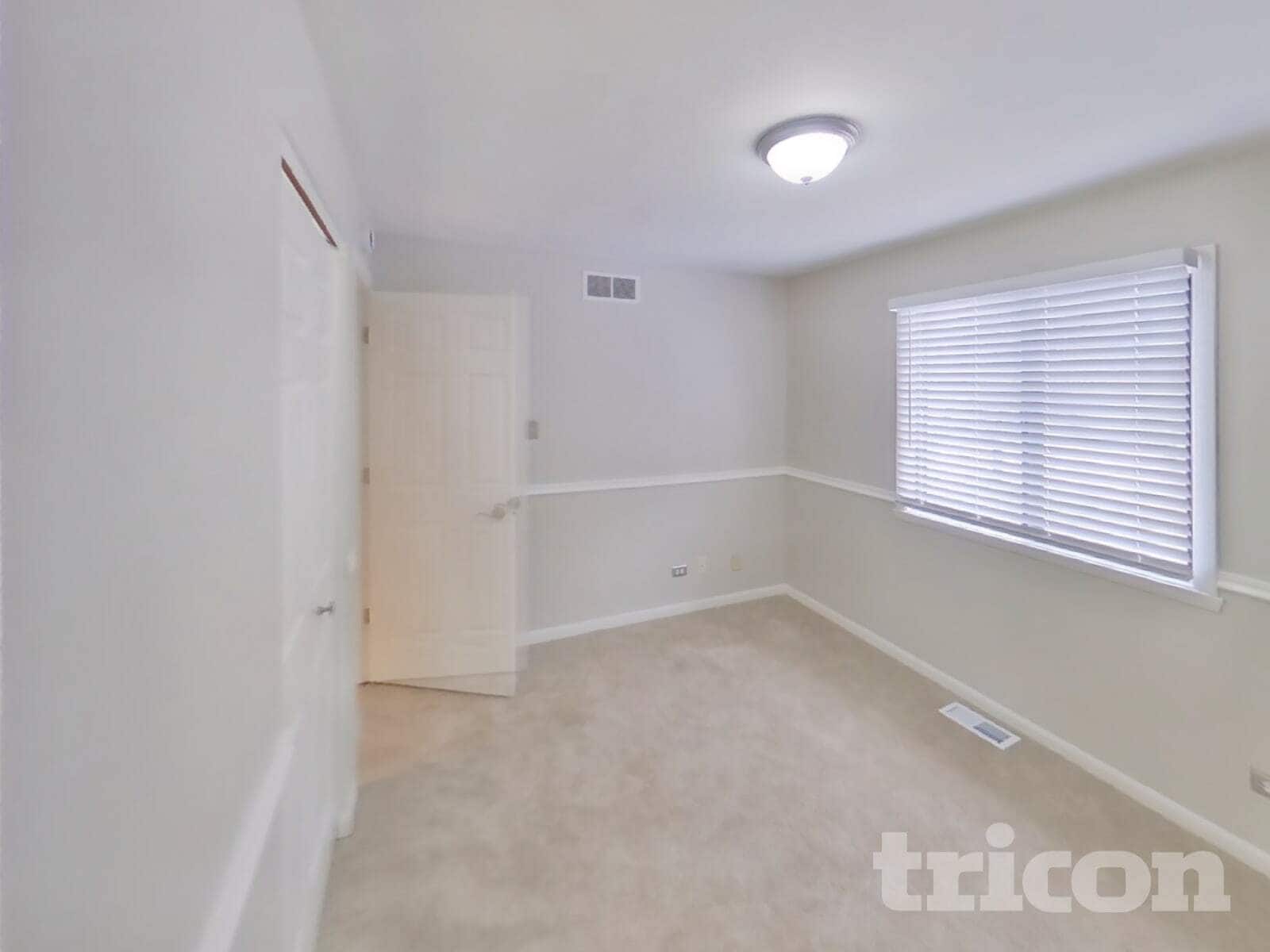 Building Photo - 1130 Pinehurst Ln