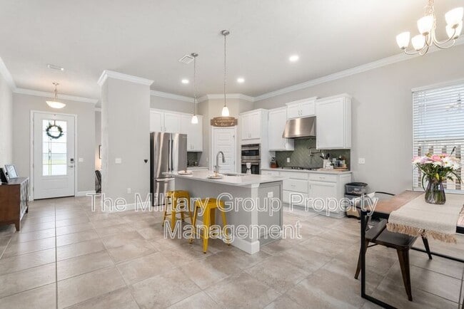 Building Photo - 6901 SW Lugano Ct